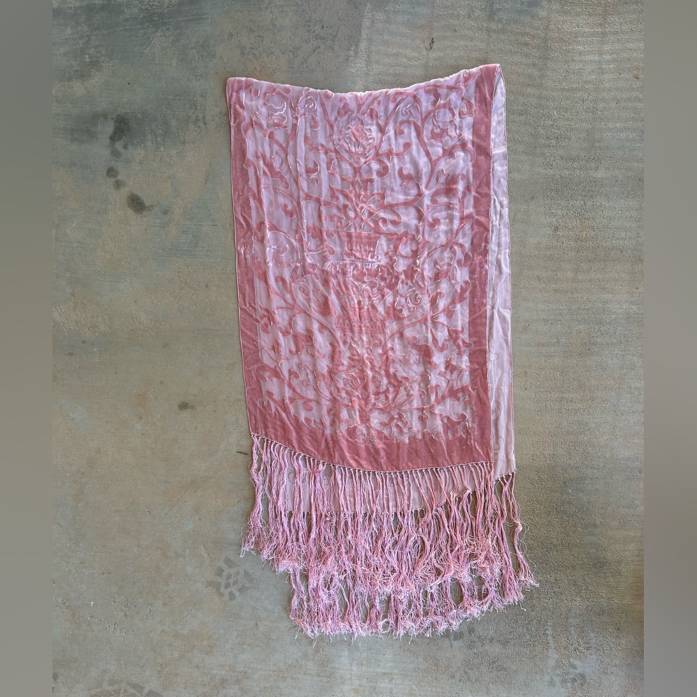Burnout Velvet Shawl in Dusty Rose